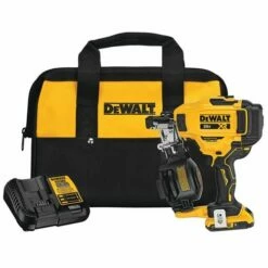 DeWalt 20V Max 15° Cordless Coil Roofing Nailer Kit DCN45RND1