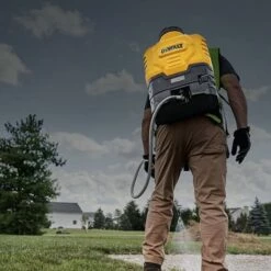 DeWalt 20V MAX 4 Gallon Backpack Sprayer Kit SPS-190681 3 DeWalt 20V MAX 4 Gallon Backpack Sprayer Kit SPS-190681 -Home Tools Sales 2024 sps 190681 4